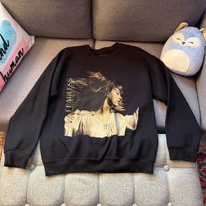 Taylor Swift Fearless Taylor’s Version Crewneck Pullover Sweatshirt Size Medium